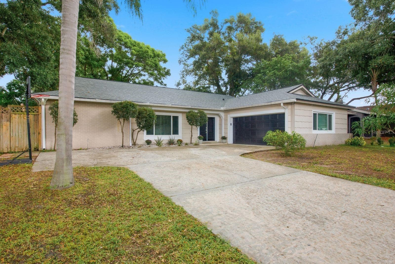 2447 GROVE RIDGE DR