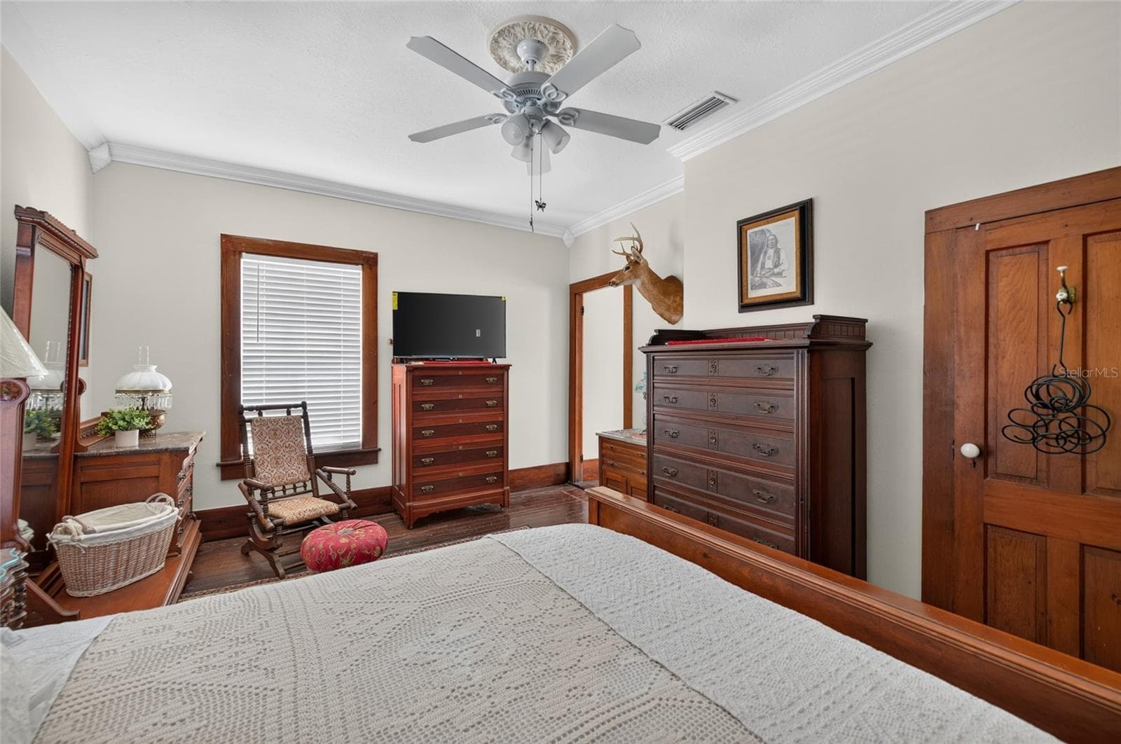 Single Family Residence at 334 CENTRAL, CRESCENT CITY, photo 18 of 33