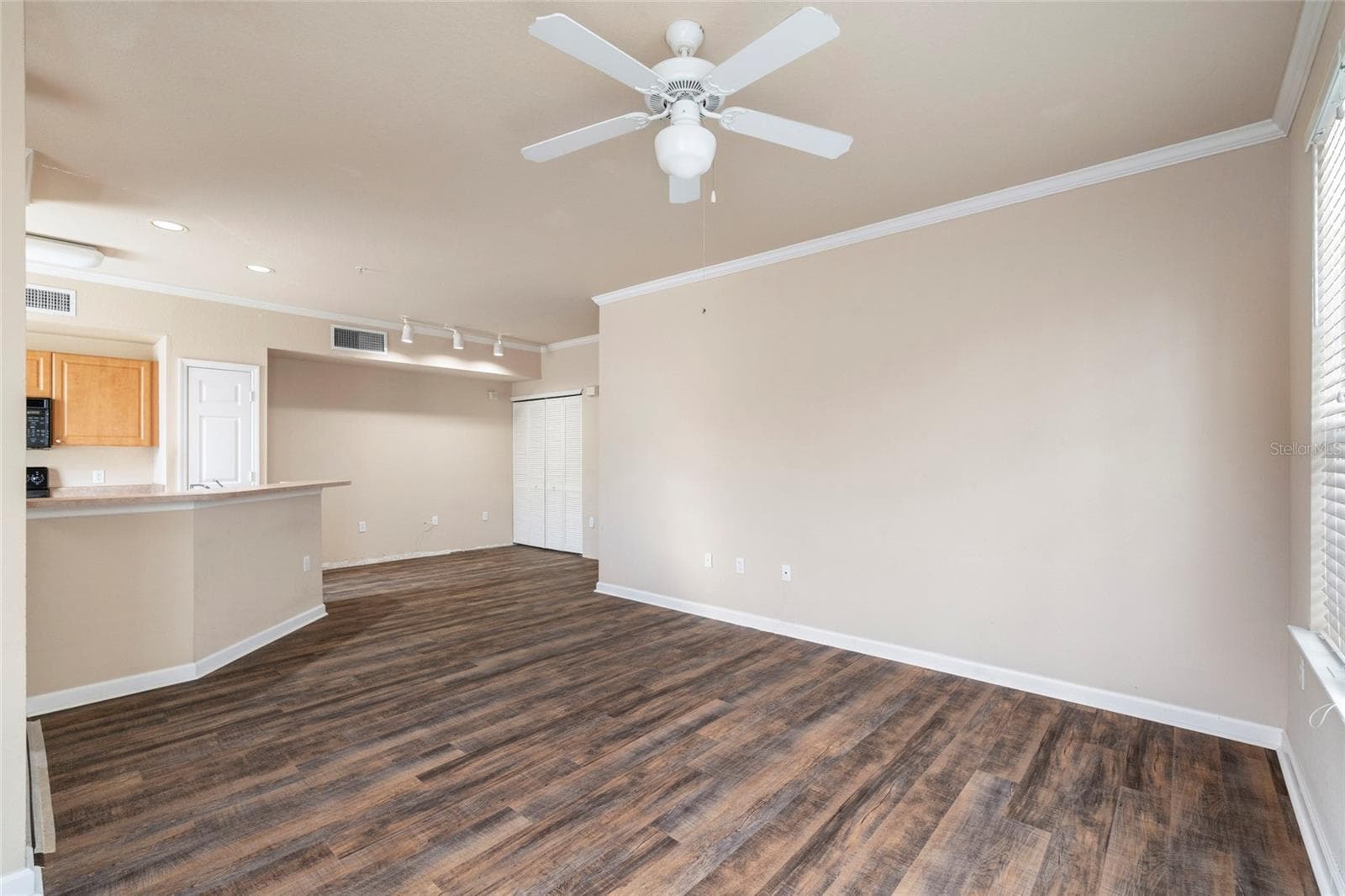 Condominium at 5550 ROSEHILL RD #102, SARASOTA, photo 6 of 27