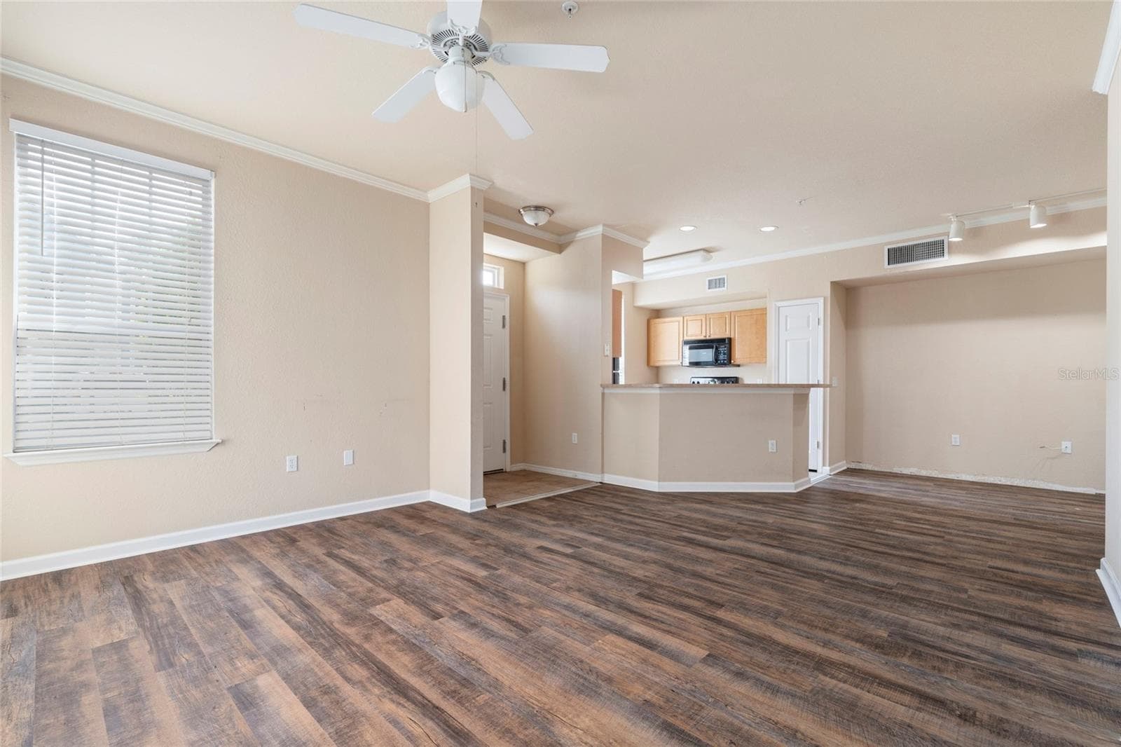 Condominium at 5550 ROSEHILL RD #102, SARASOTA, photo 7 of 27