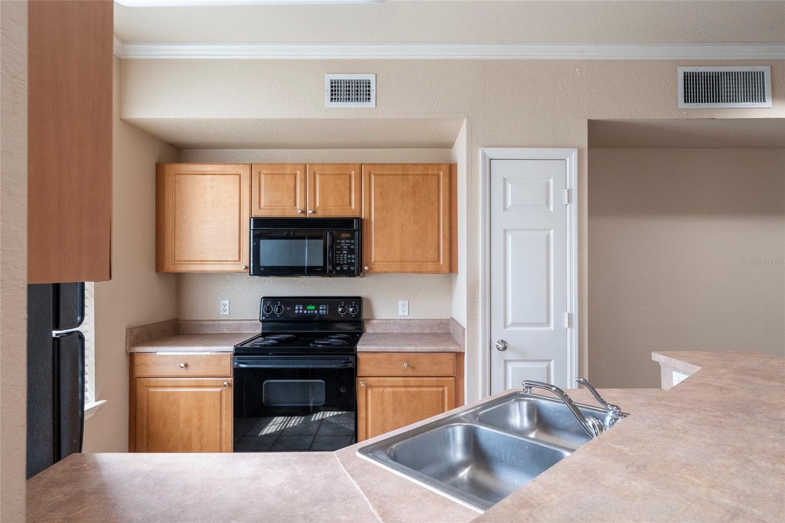 Condominium at 5550 ROSEHILL RD #102, SARASOTA, photo 9 of 27
