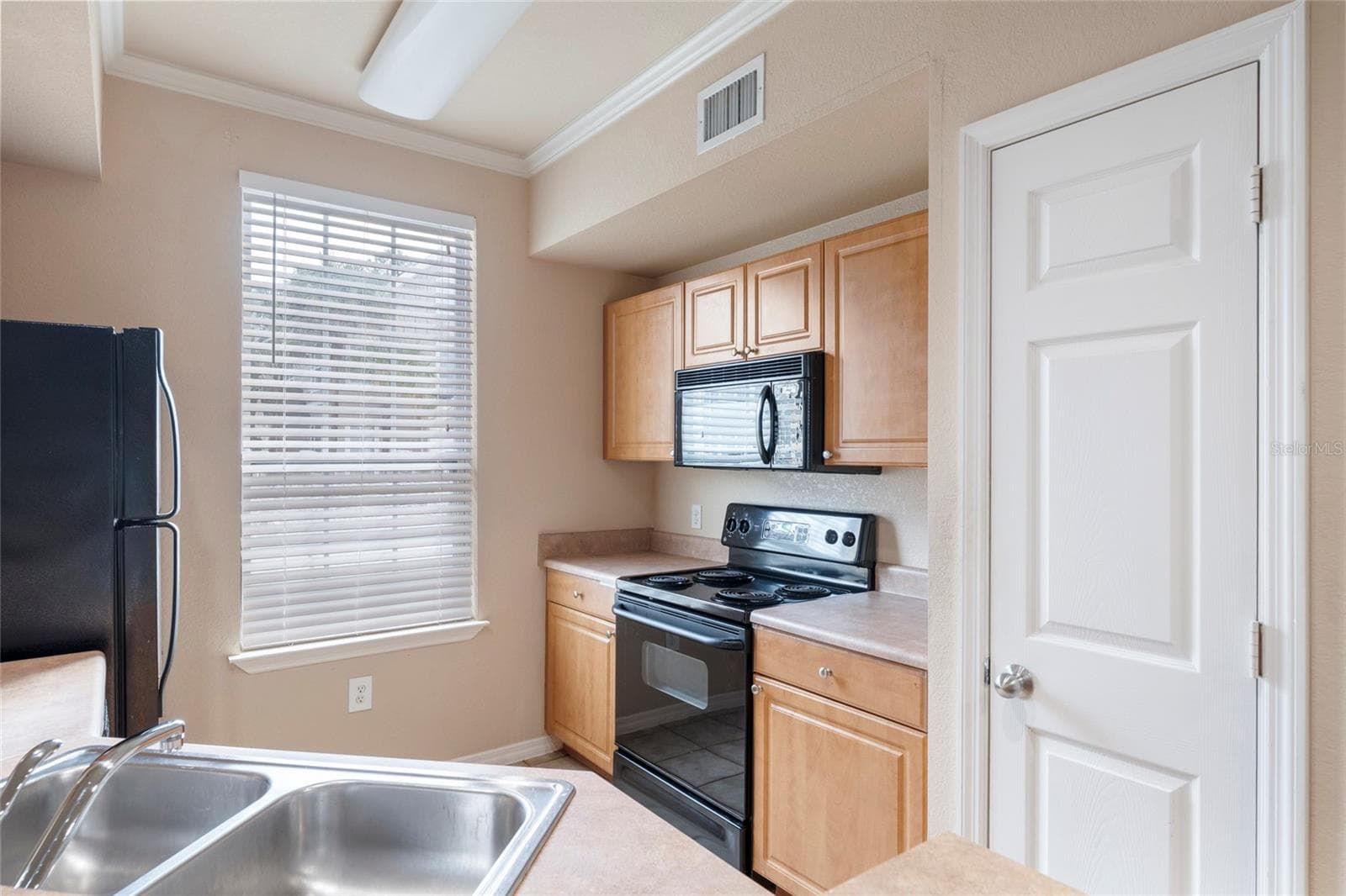Condominium at 5550 ROSEHILL RD #102, SARASOTA, photo 11 of 27