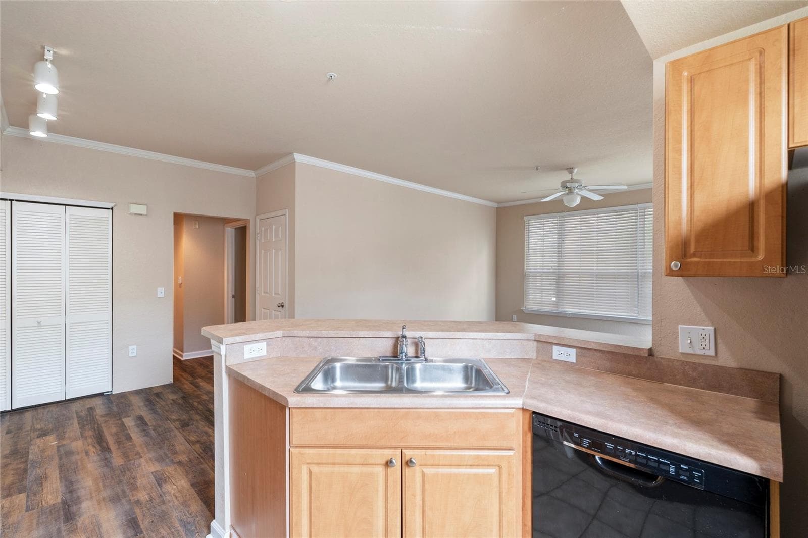 Condominium at 5550 ROSEHILL RD #102, SARASOTA, photo 13 of 27