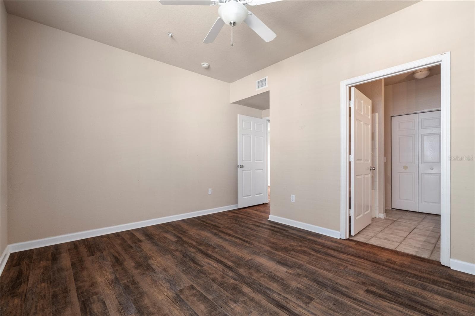 Condominium at 5550 ROSEHILL RD #102, SARASOTA, photo 17 of 27