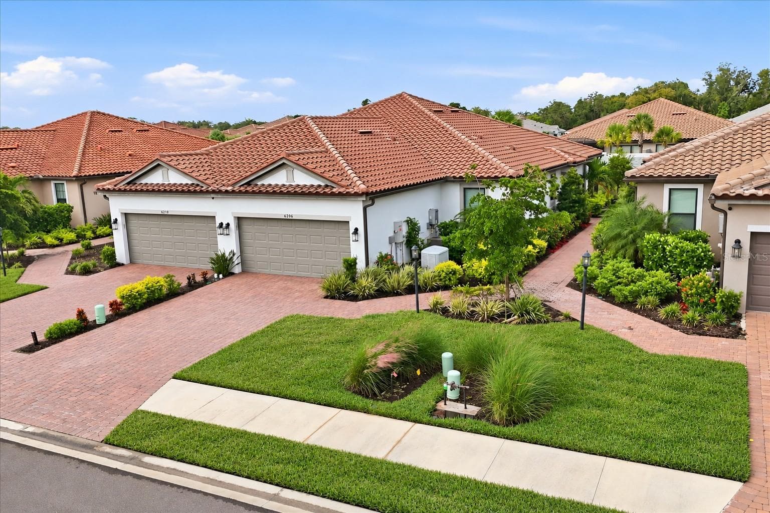 Villa at 6206 PLATEAU CT, BRADENTON, photo 2 of 57