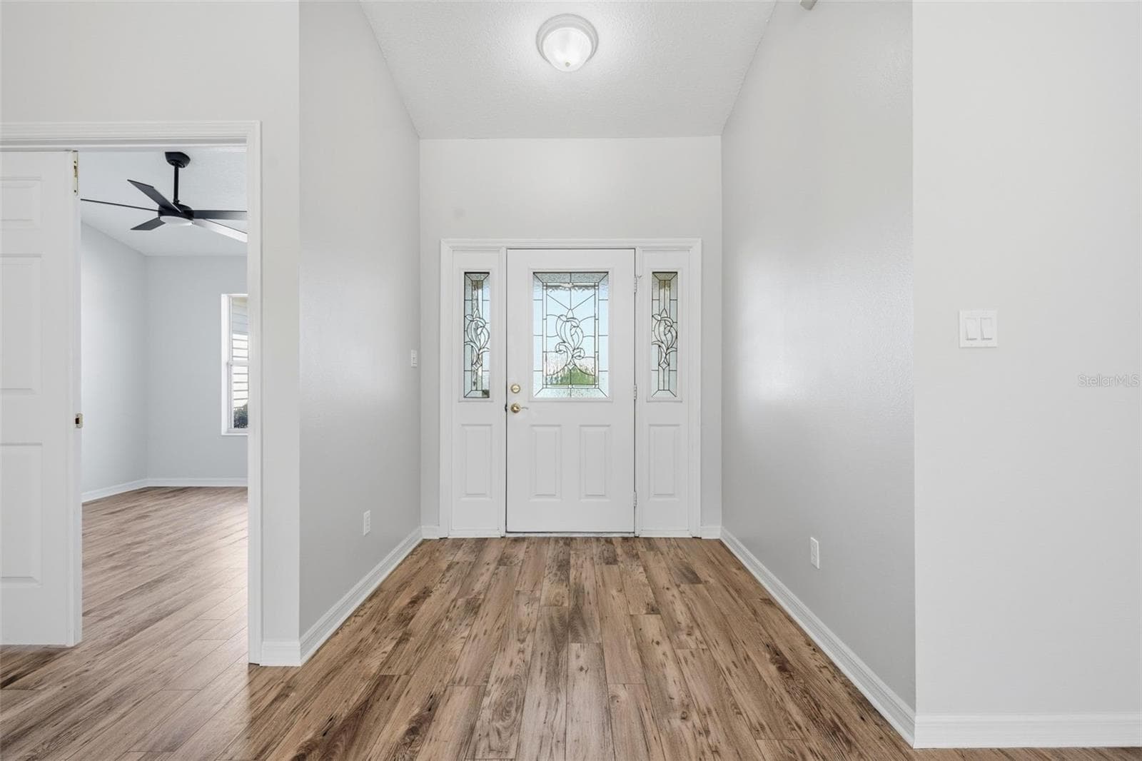 Entry foyer - 24809 RIVERBOAT BND, LEESBURG
