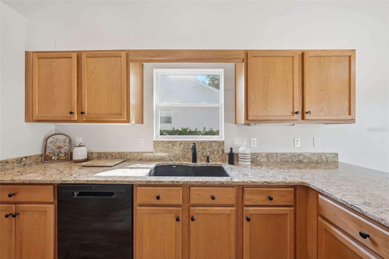 Single Family Residence at 24809 RIVERBOAT BND, LEESBURG, photo 34 of 80