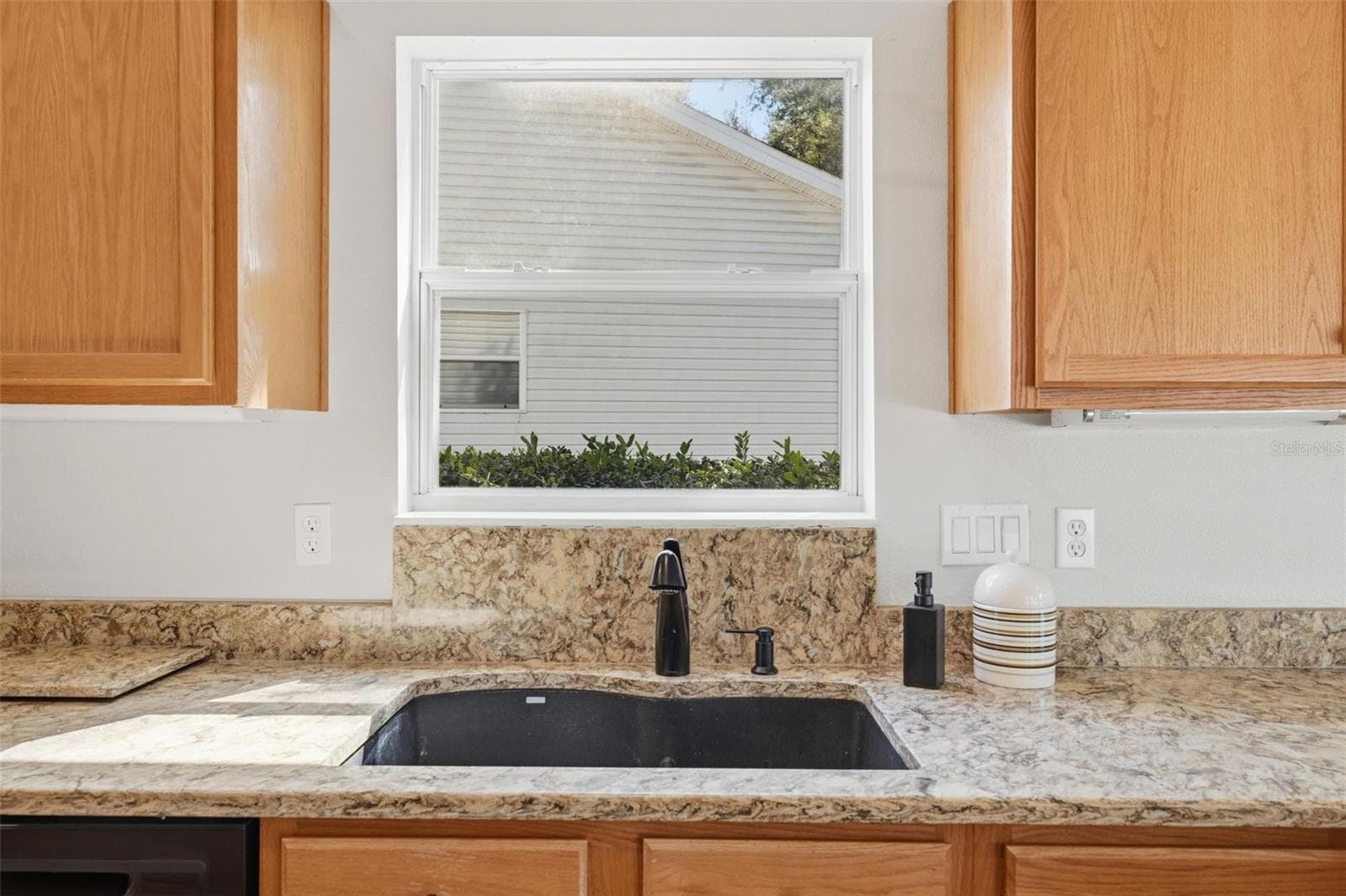 Single Family Residence at 24809 RIVERBOAT BND, LEESBURG, photo 35 of 80