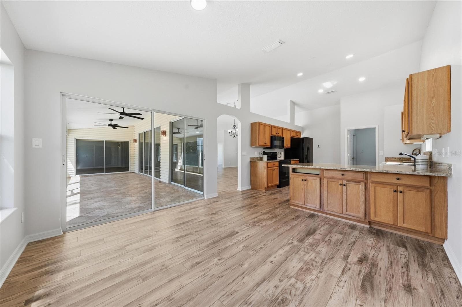 Dinette - Eating space in Kitchen - 24809 RIVERBOAT BND, LEESBURG