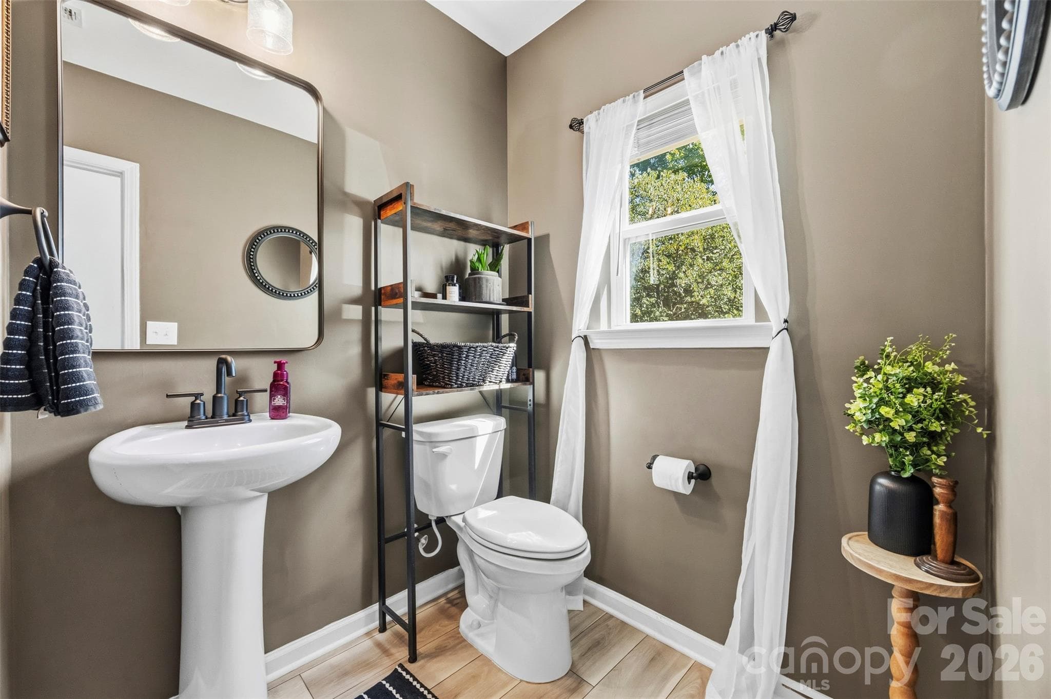 Single Family Residence at 302 Cherry Street, Belmont, photo 21 of 48