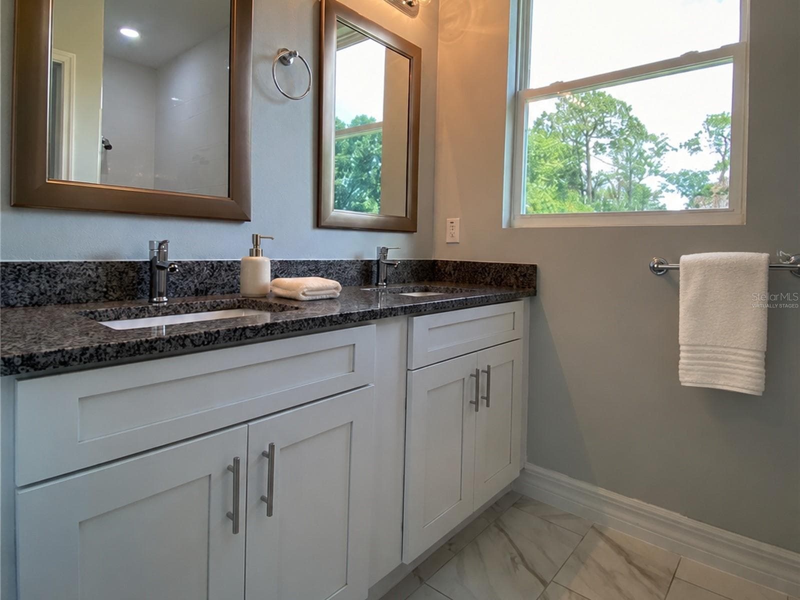 Virtually staged - 853 TRINA LN, LAKELAND
