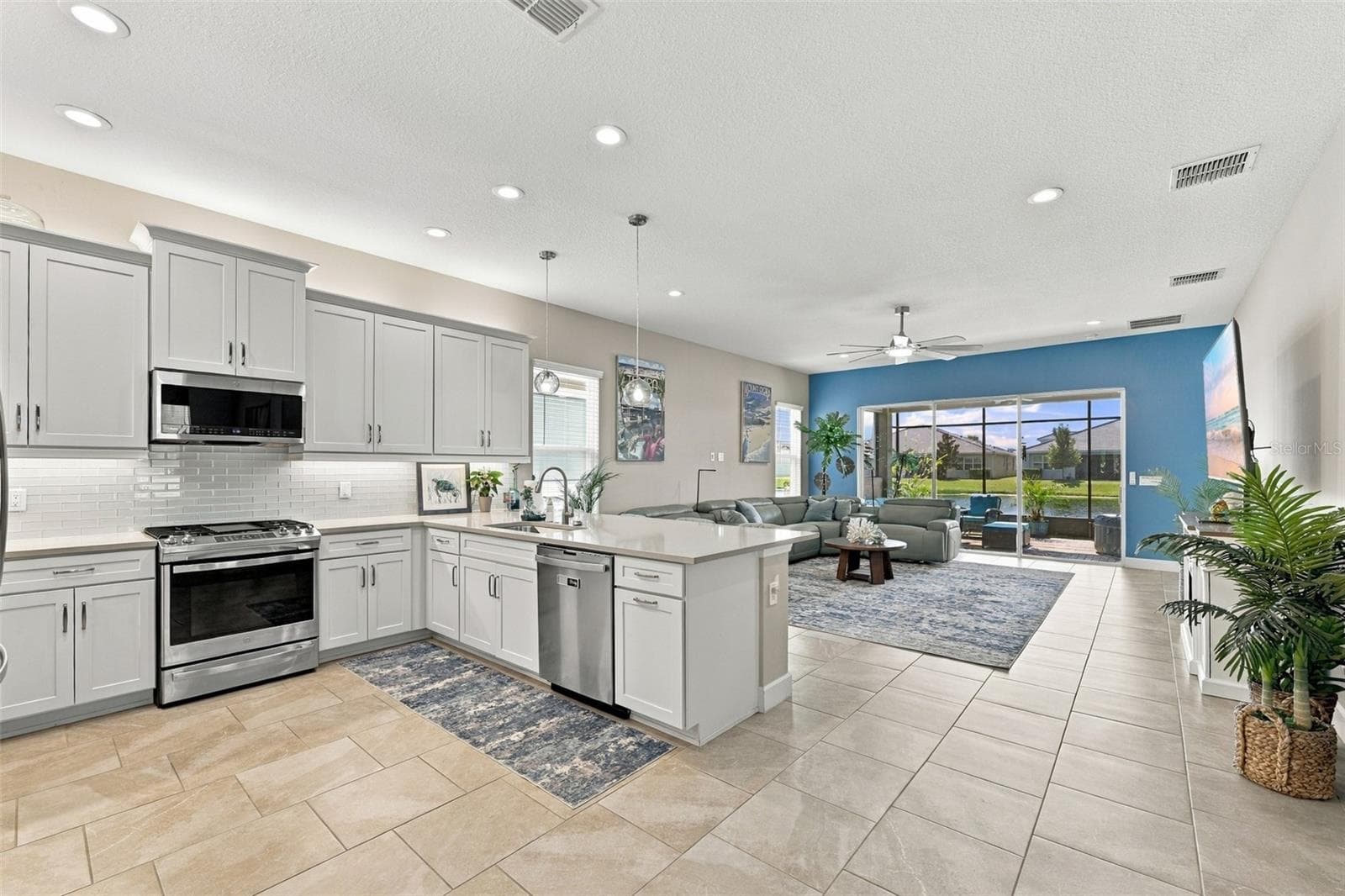Single Family Residence at 4814 SEVILLA SHORES DR, WIMAUMA, photo 6 of 54
