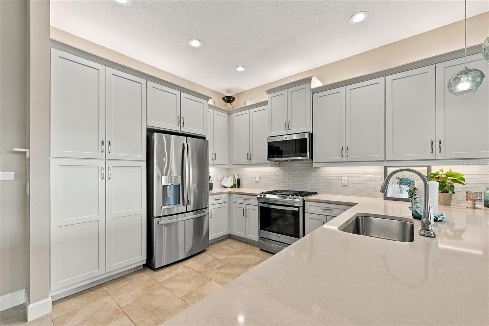 Single Family Residence at 4814 SEVILLA SHORES DR, WIMAUMA, photo 12 of 54