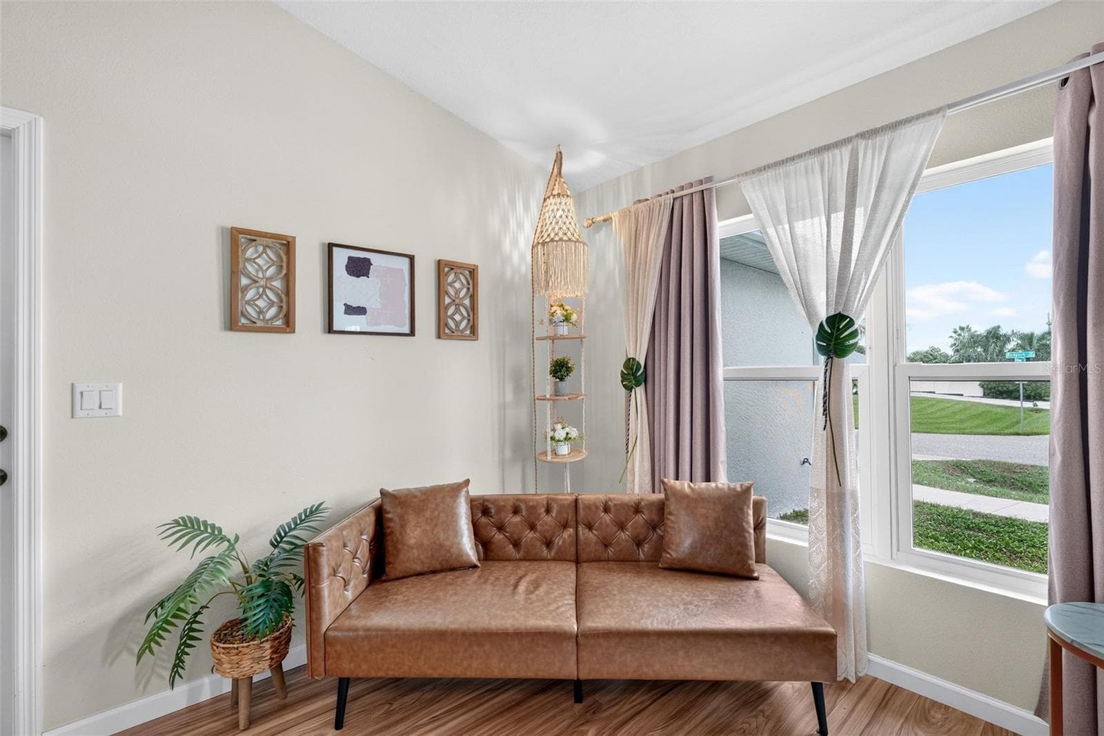 Single Family Residence at 55 RUTGERS RD, VENICE, photo 9 of 48