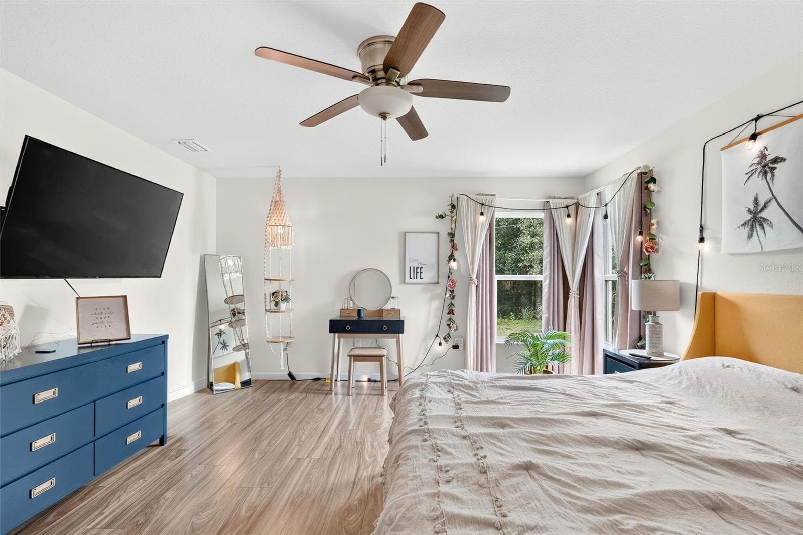 Single Family Residence at 55 RUTGERS RD, VENICE, photo 19 of 48