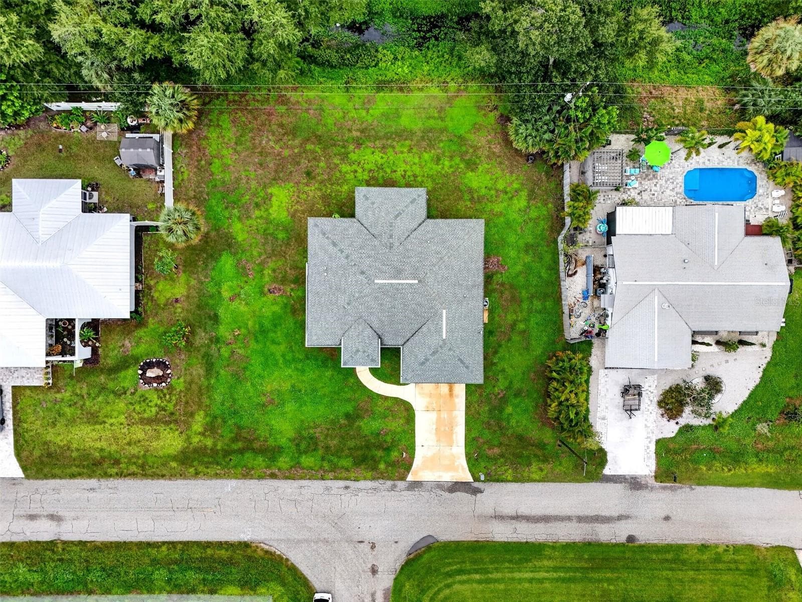 Single Family Residence at 55 RUTGERS RD, VENICE, photo 41 of 48