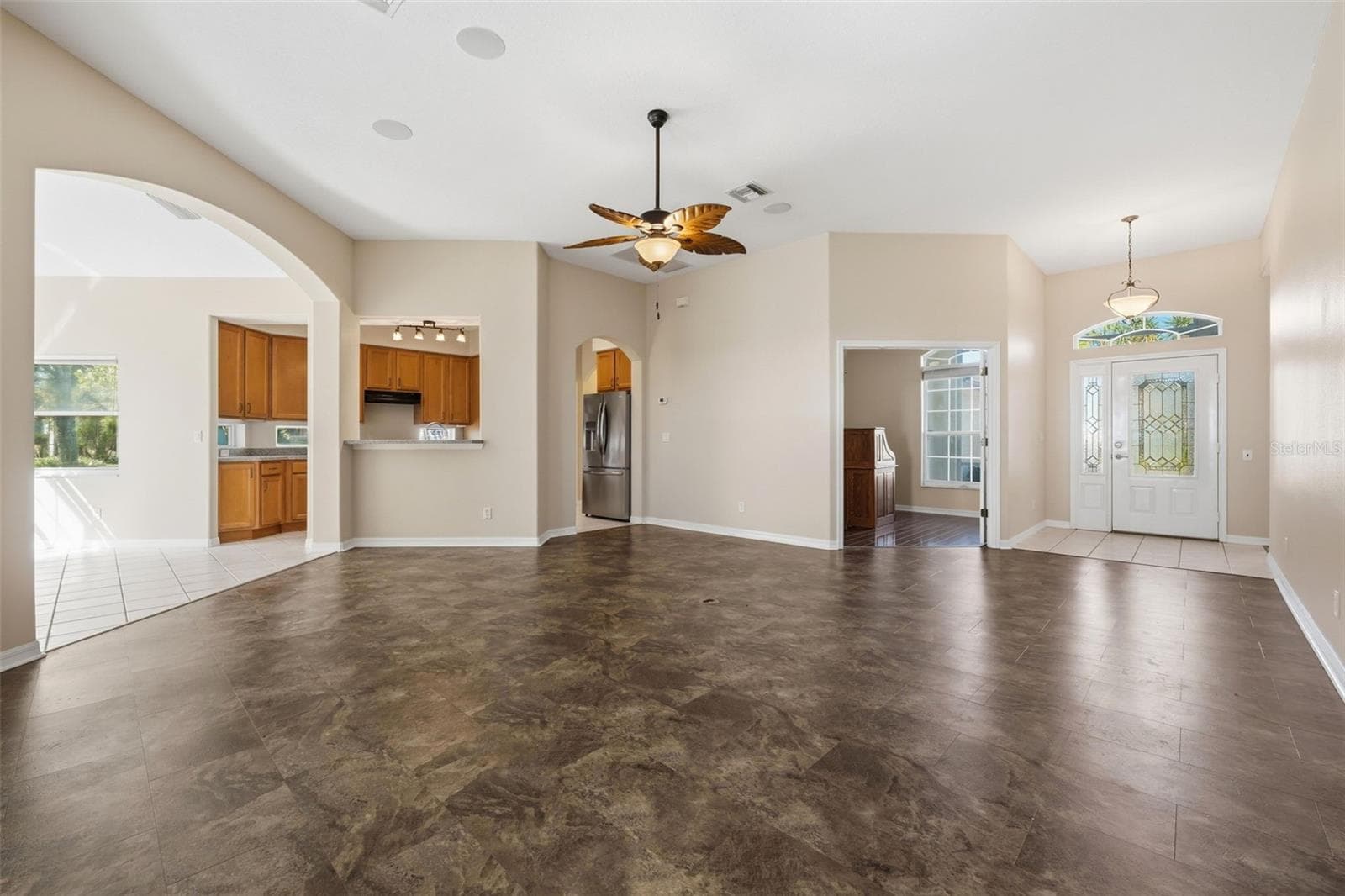 Living Room - 2852 CAPE HORN CT, TAVARES