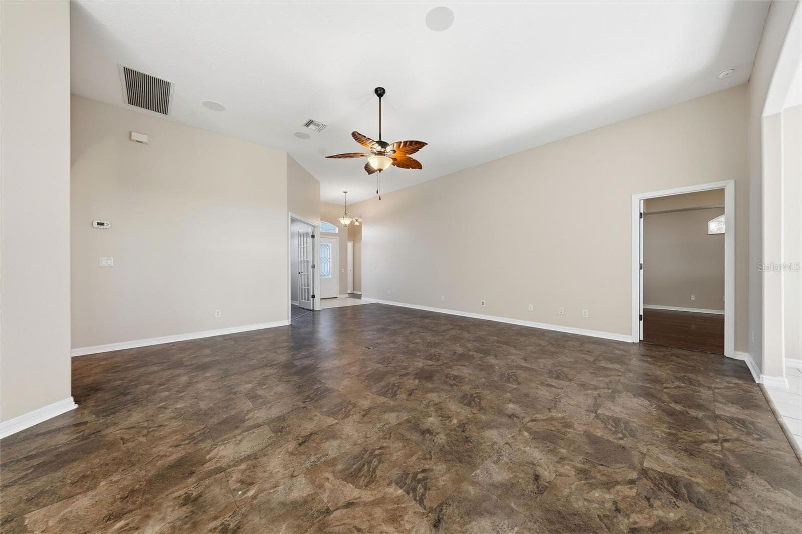 Living Room - 2852 CAPE HORN CT, TAVARES