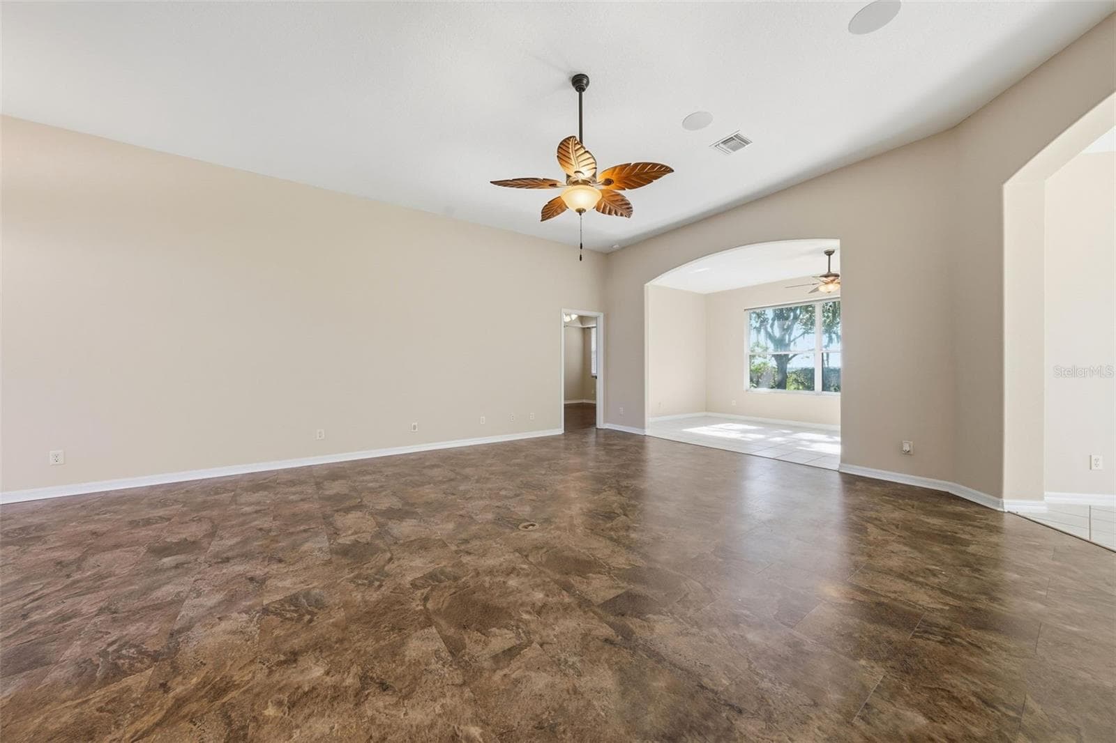 Living Room - 2852 CAPE HORN CT, TAVARES