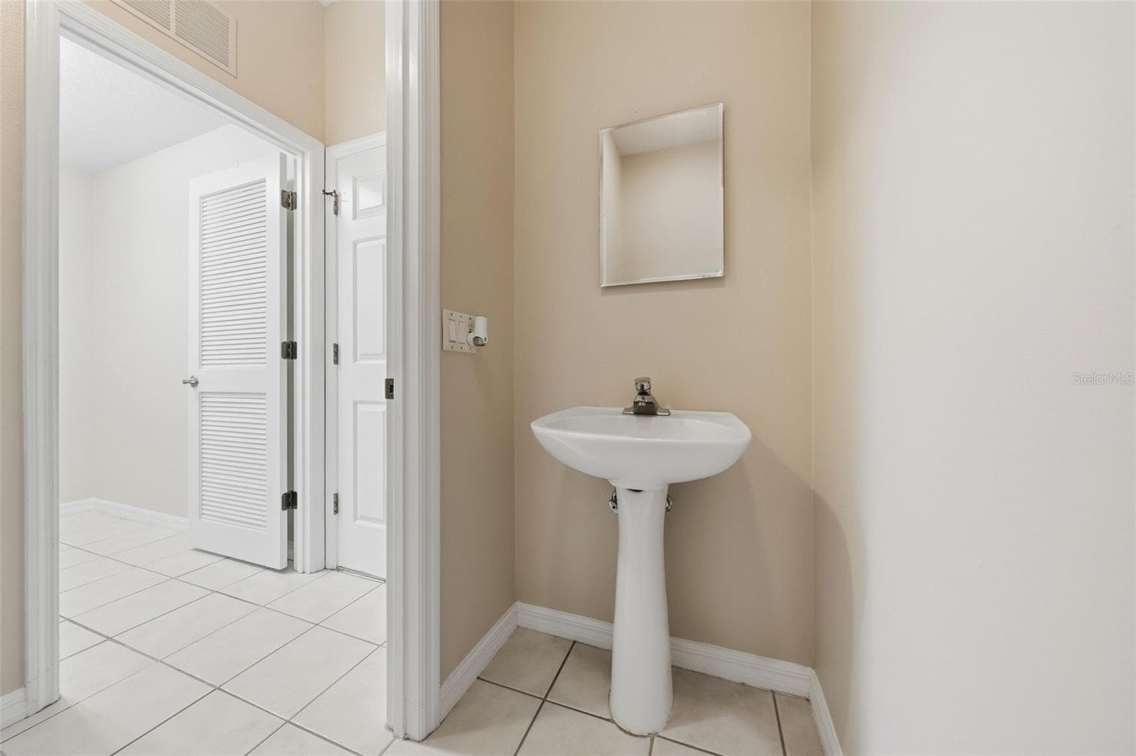 Half bathroom - 2852 CAPE HORN CT, TAVARES