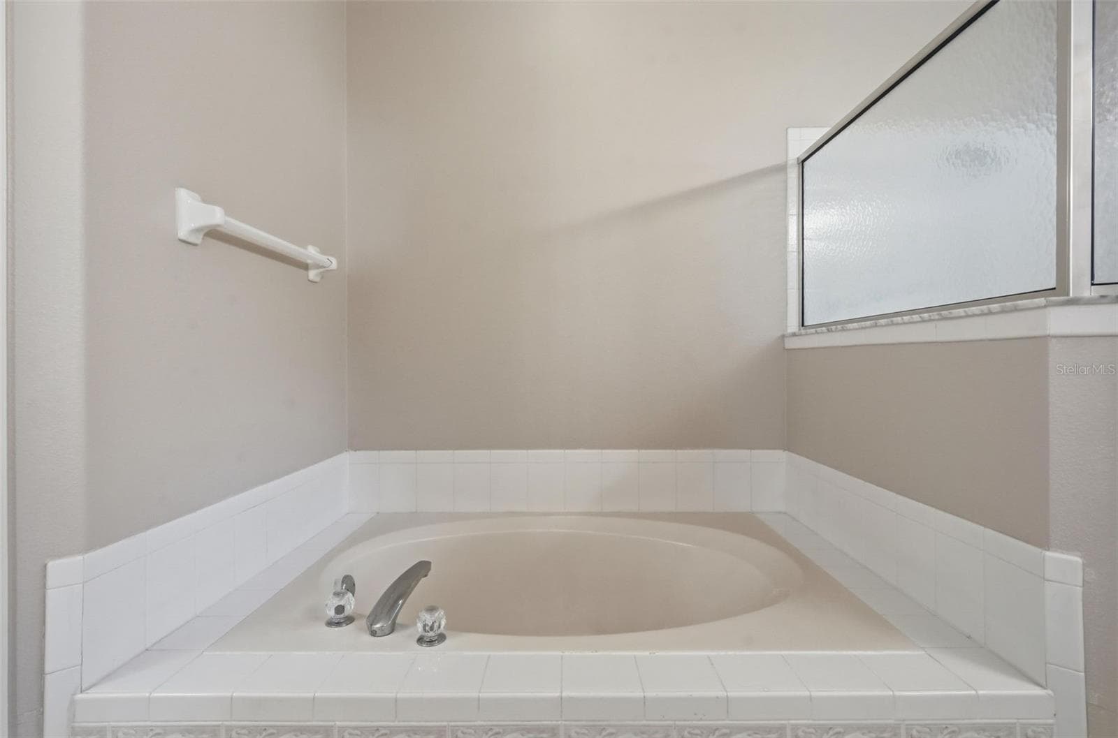 Primary bathroom Garden tub - 2852 CAPE HORN CT, TAVARES