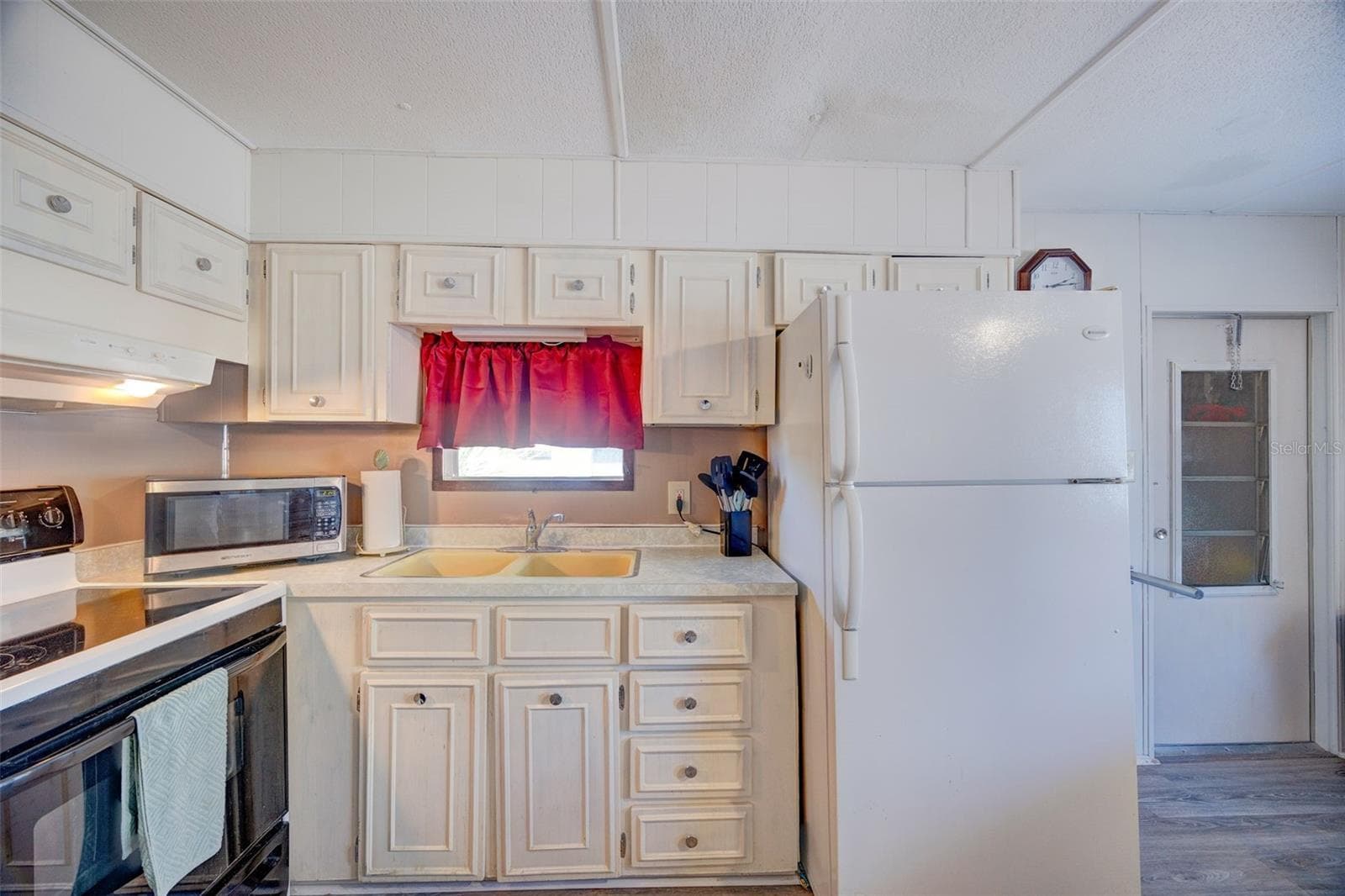 Mobile Home at 7387 WESTERN CIRCLE DR, BROOKSVILLE, photo 16 of 29