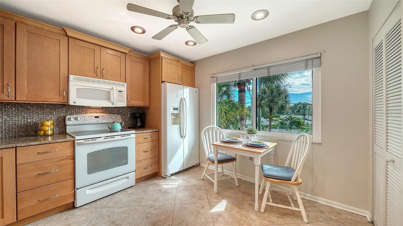 Condominium at 6204 MIDNIGHT PASS RD #205, SARASOTA, photo 14 of 42