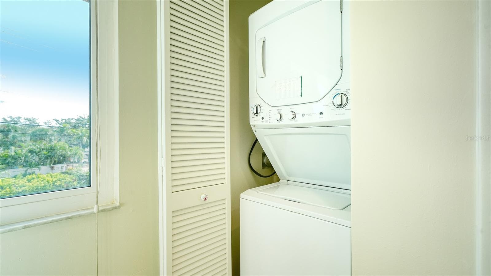 Condominium at 6204 MIDNIGHT PASS RD #205, SARASOTA, photo 24 of 42