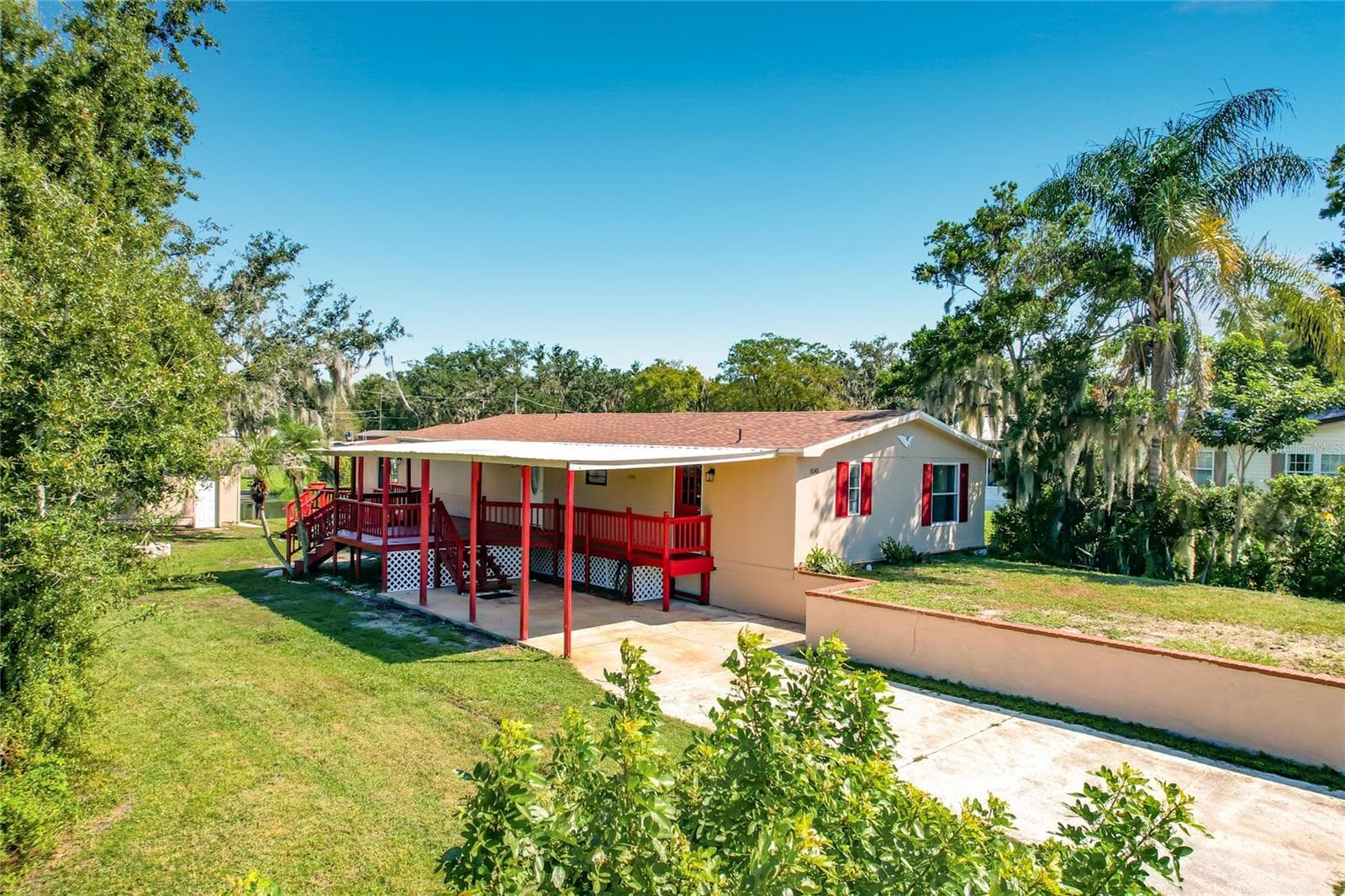 Manufactured Home at 3042 PARK CIR, HAINES CITY, photo 2 of 91
