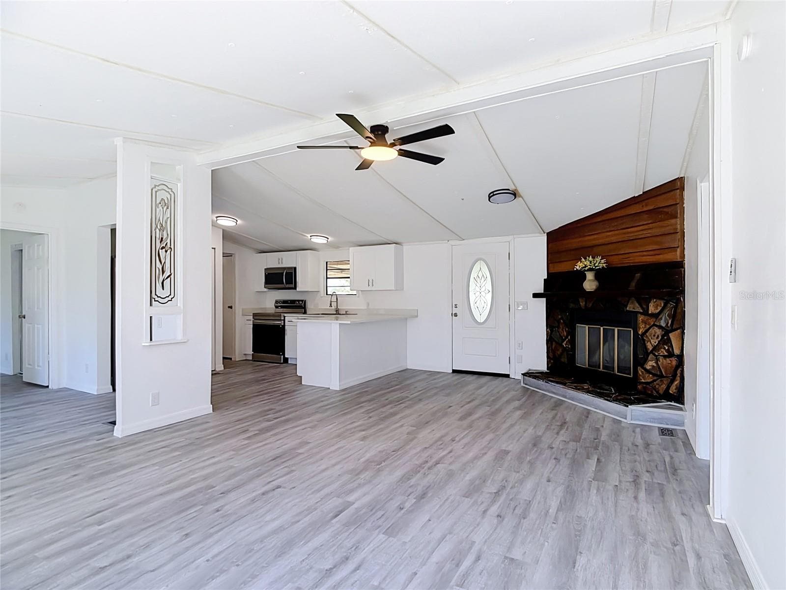 Manufactured Home at 3042 PARK CIR, HAINES CITY, photo 24 of 91