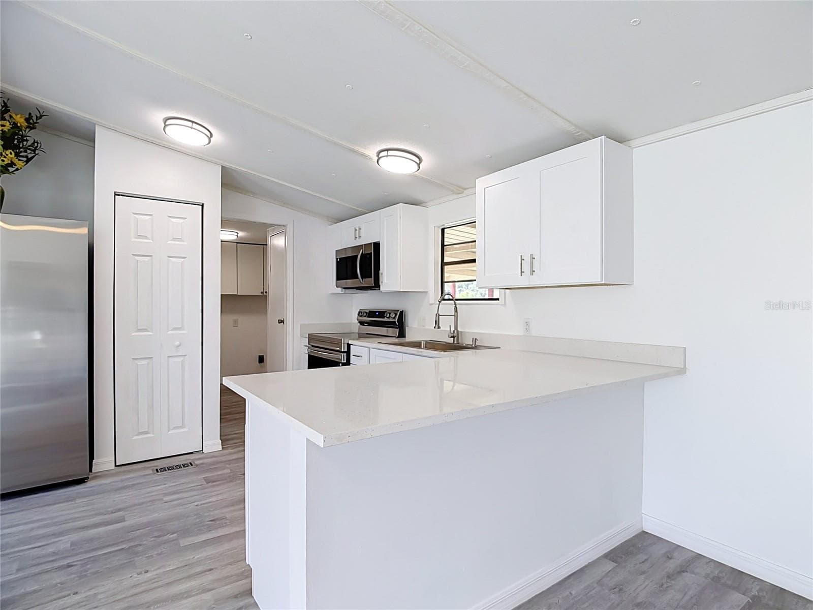 Manufactured Home at 3042 PARK CIR, HAINES CITY, photo 34 of 91