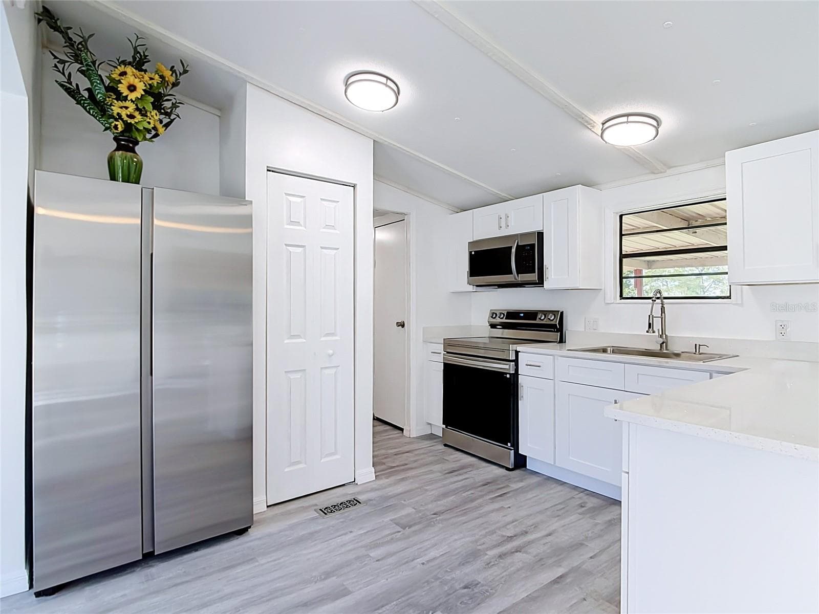 Manufactured Home at 3042 PARK CIR, HAINES CITY, photo 36 of 91