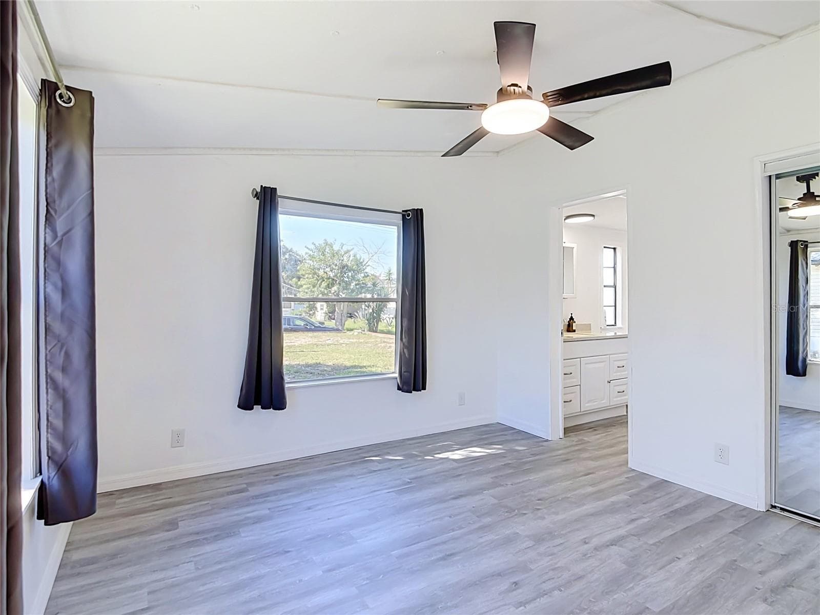 Manufactured Home at 3042 PARK CIR, HAINES CITY, photo 46 of 91