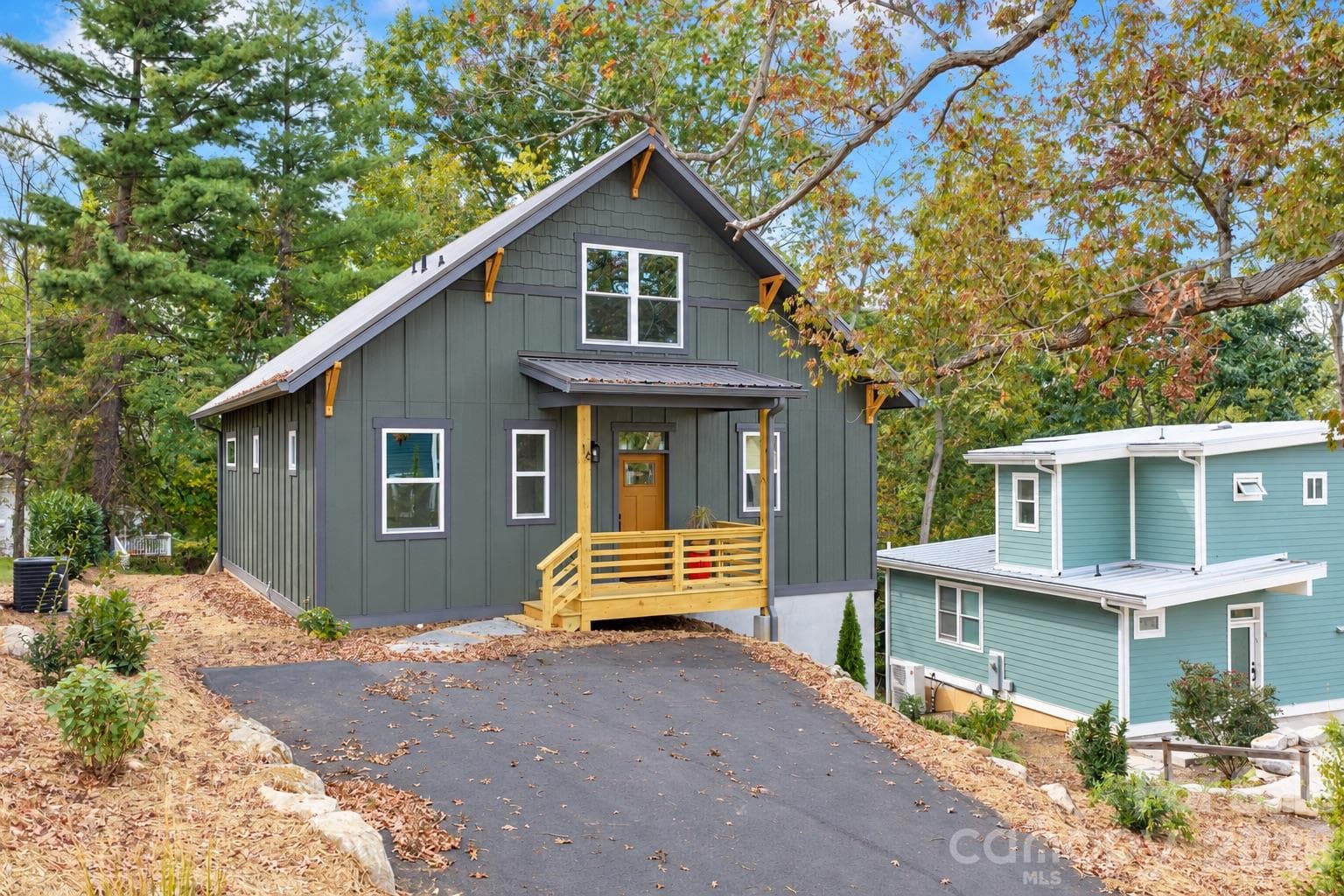 16 Mountain Song Lane