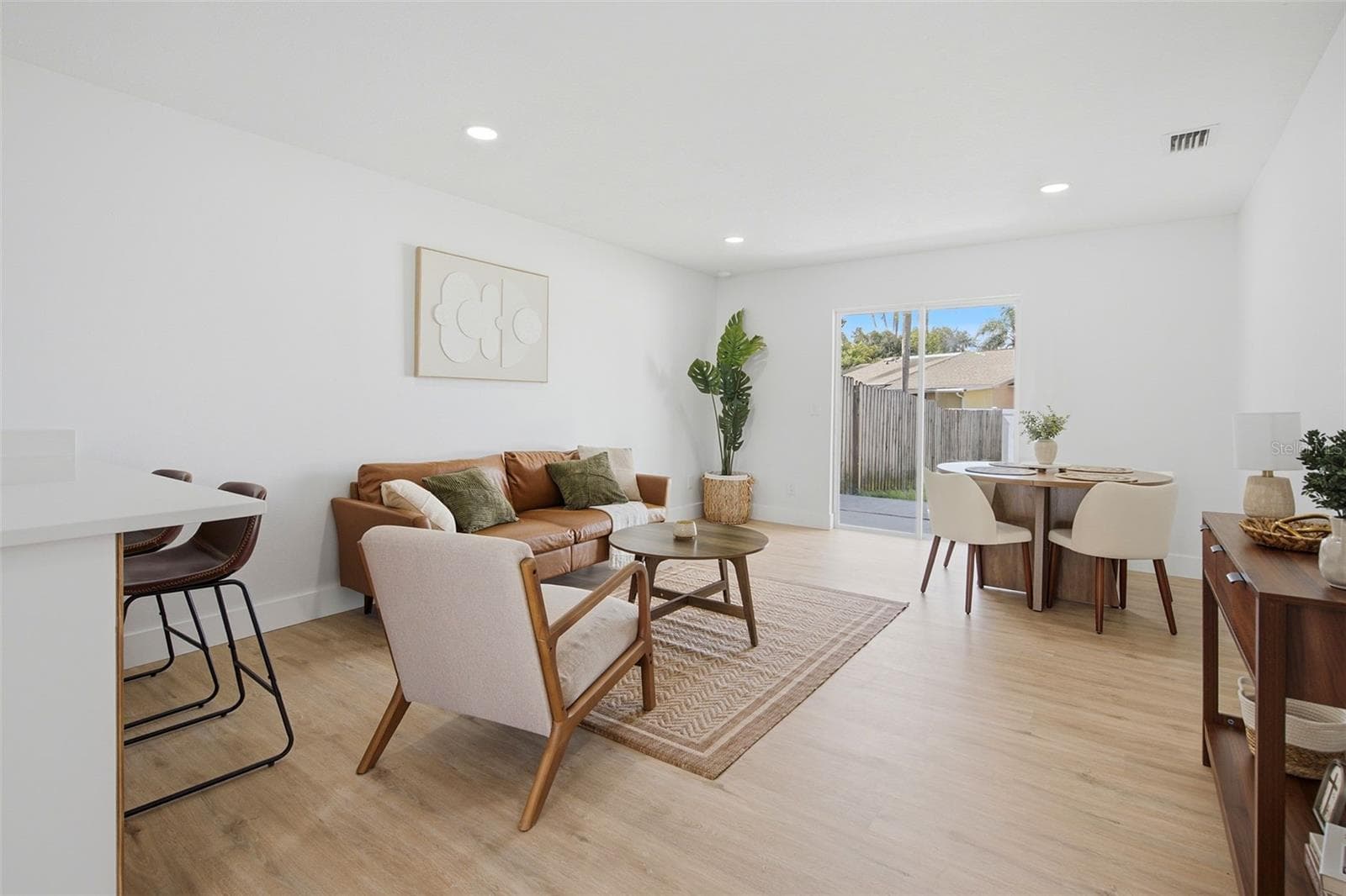 Living room - 3218 REDDITT RD, ORLANDO