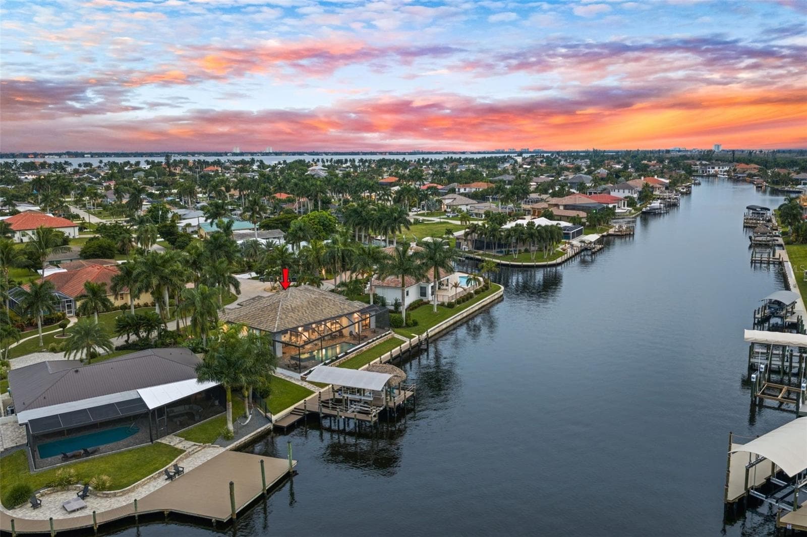 Extra wide Bimini Canal - 5205 SUNSET CT, CAPE CORAL