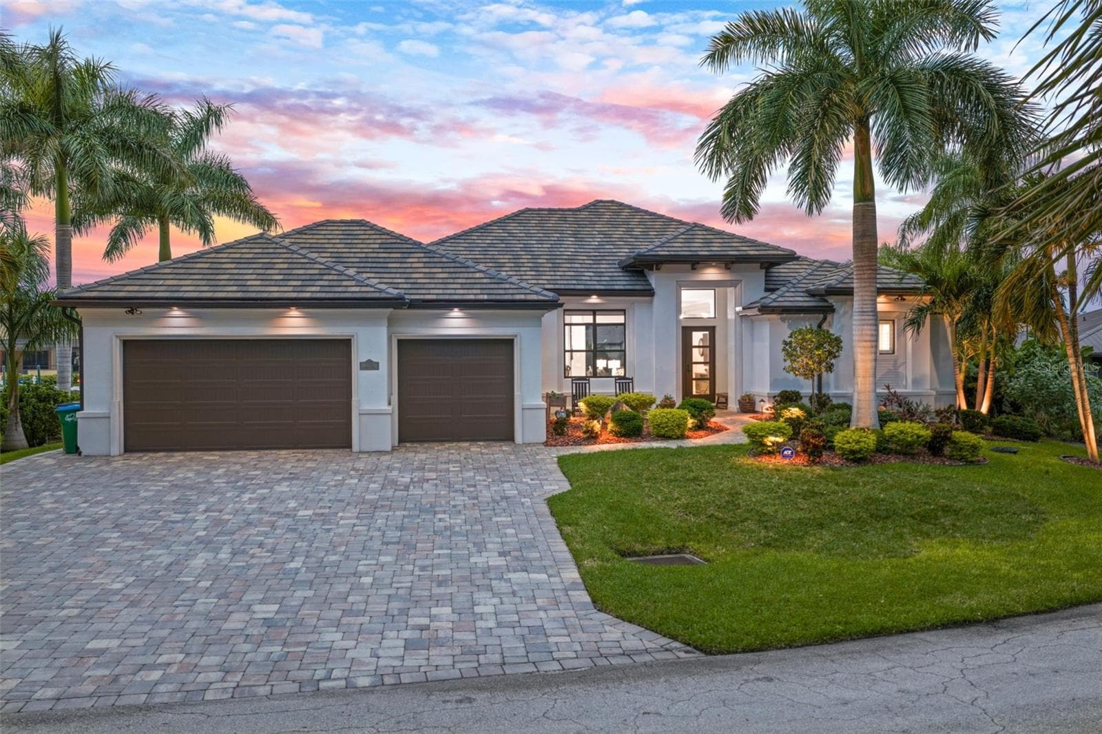 The view as your guests arrive - 5205 SUNSET CT, CAPE CORAL