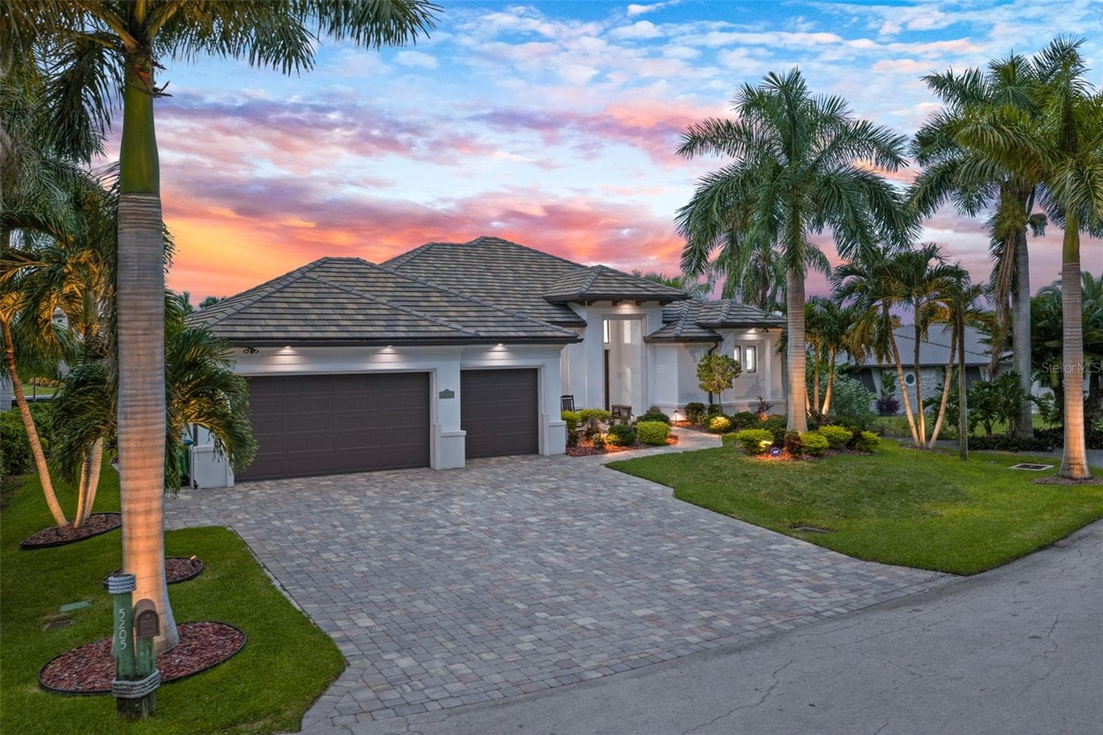 Welcome to 5205 Sunset Ct - 5205 SUNSET CT, CAPE CORAL