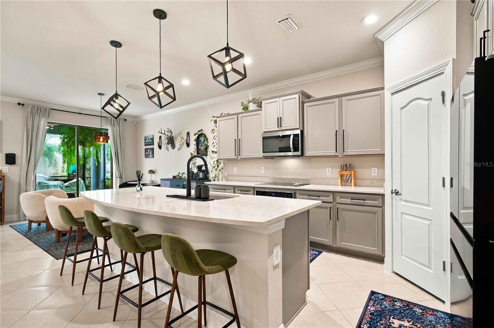 Single Family Residence at 5103 LEVANA ST, PALMETTO, photo 6 of 59