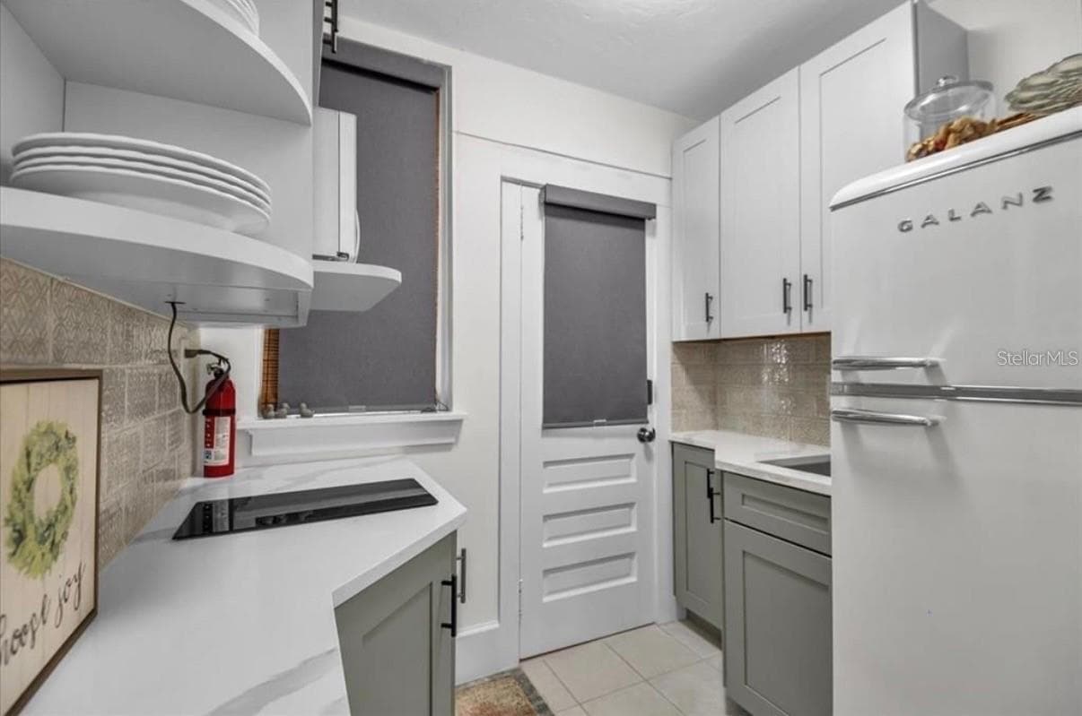 Condominium at 210 N 17TH ST NW #37, BRADENTON, photo 9 of 13