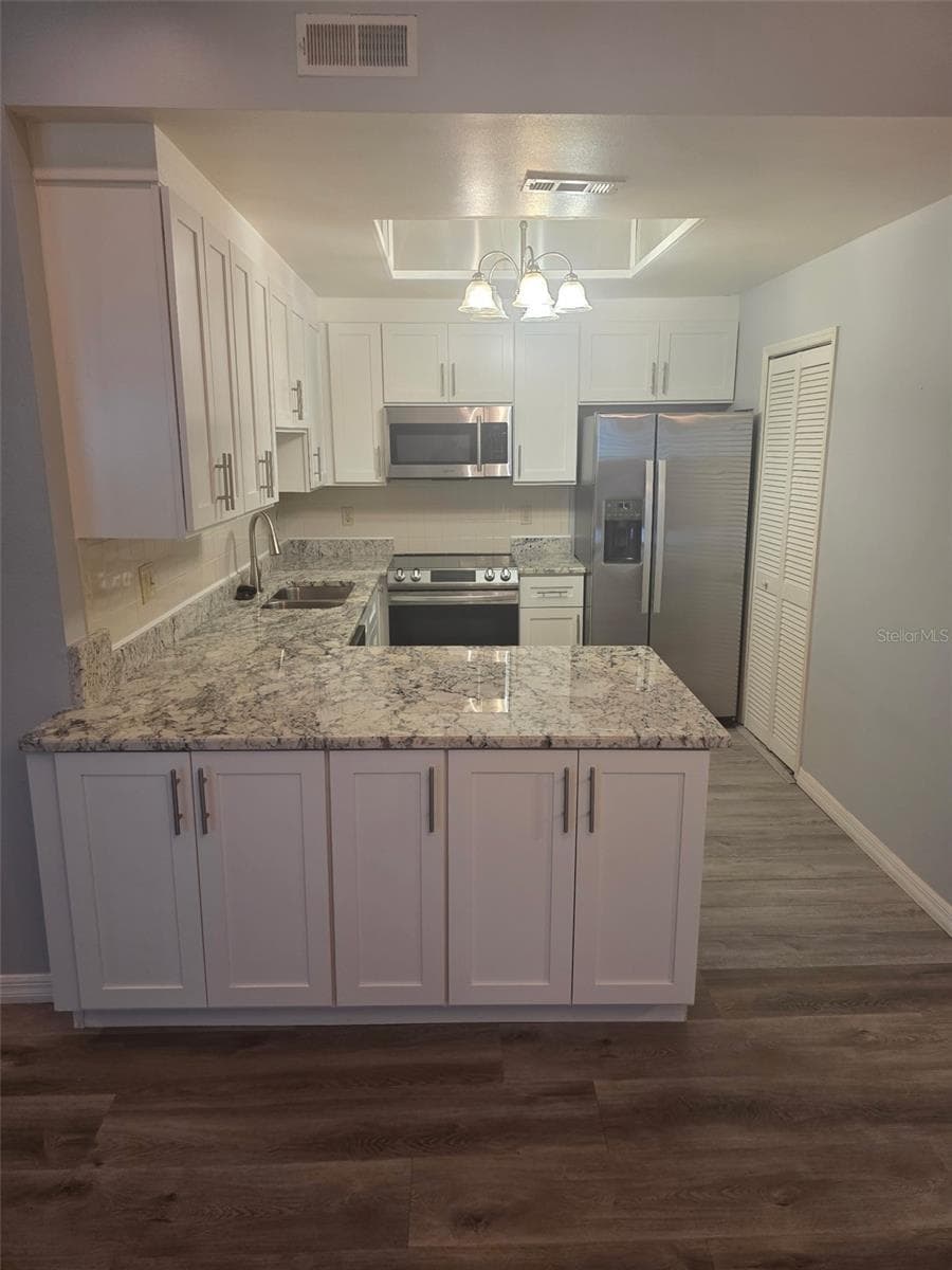Condominium at 8350 SAVANNAH TRACE CIR #102, TAMPA, photo 5 of 105