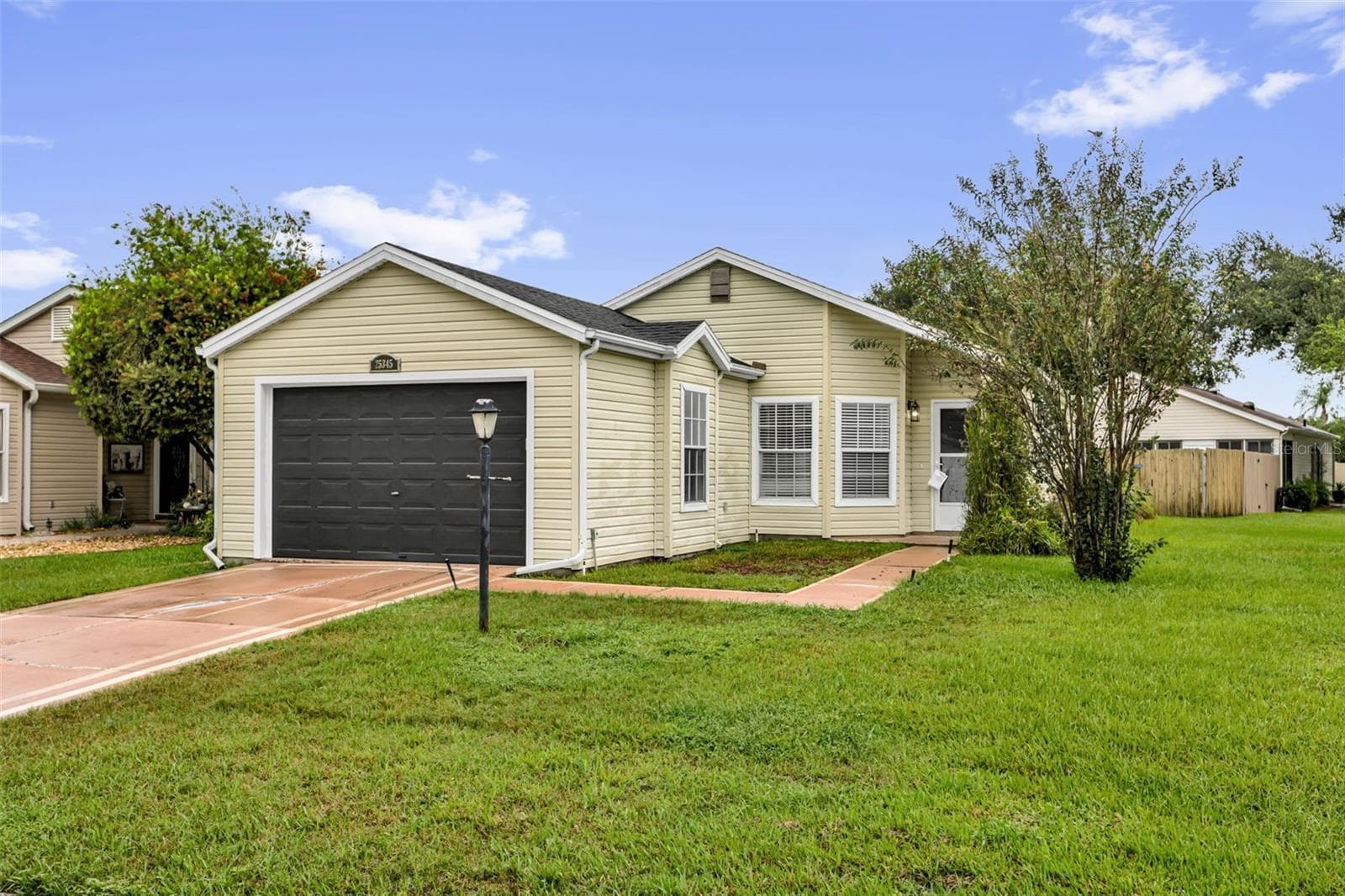 Single Family Residence at 25345 GREEN HERON DR, LEESBURG, photo 2 of 32