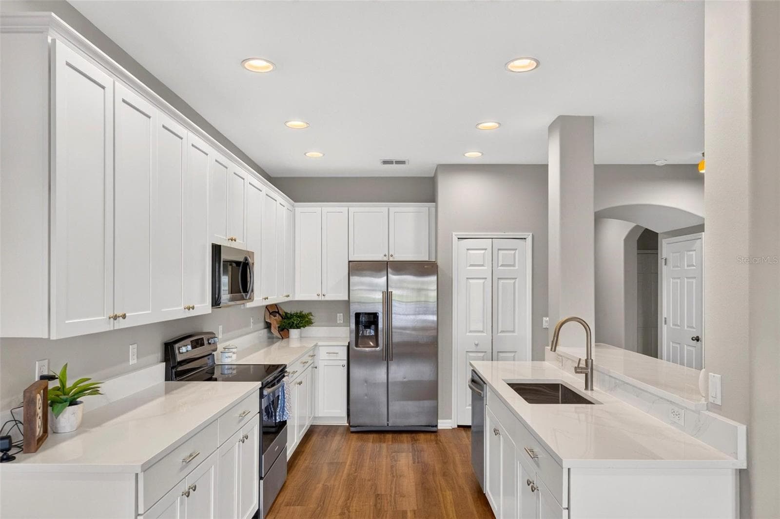 Single Family Residence at 13356 PHOENIX DR, ORLANDO, photo 6 of 136