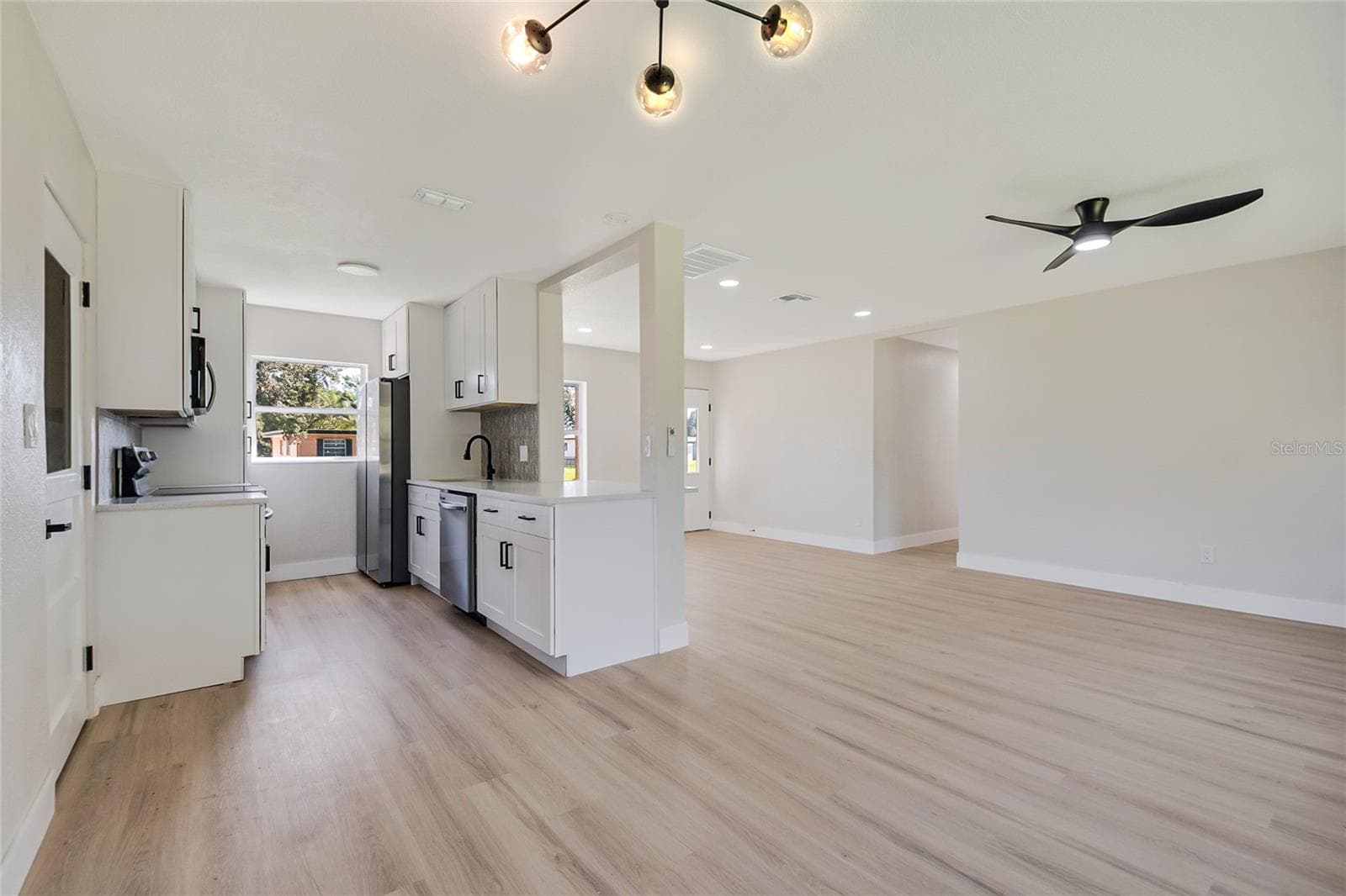Single Family Residence at 7405 AUTUMNVALE DR, ORLANDO, photo 16 of 43