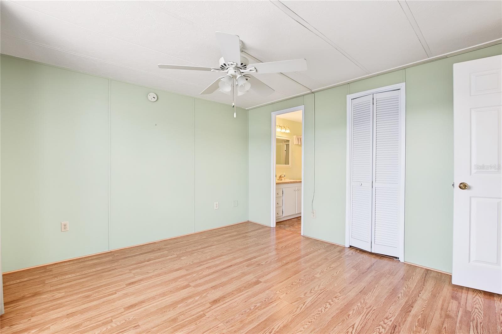 Manufactured Home at 5716 PAWNEE ST, ZEPHYRHILLS, photo 20 of 56