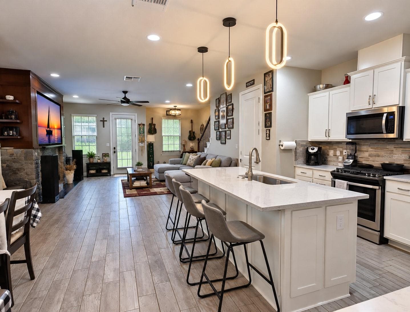 Single Family Residence at 11861 BLAMEY TRL, ODESSA, photo 4 of 61