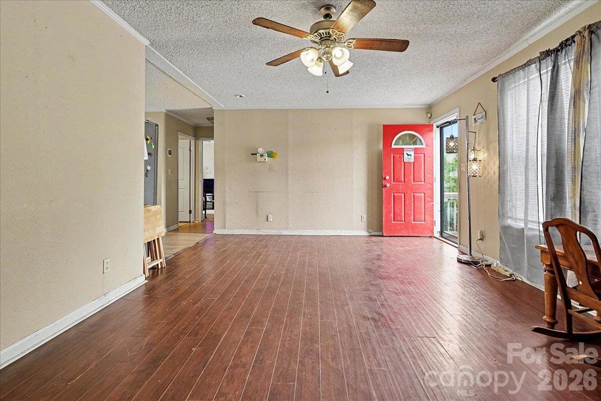 Single Family Residence at 111 Magnolia Gardens Drive, Jacksonville, photo 6 of 32