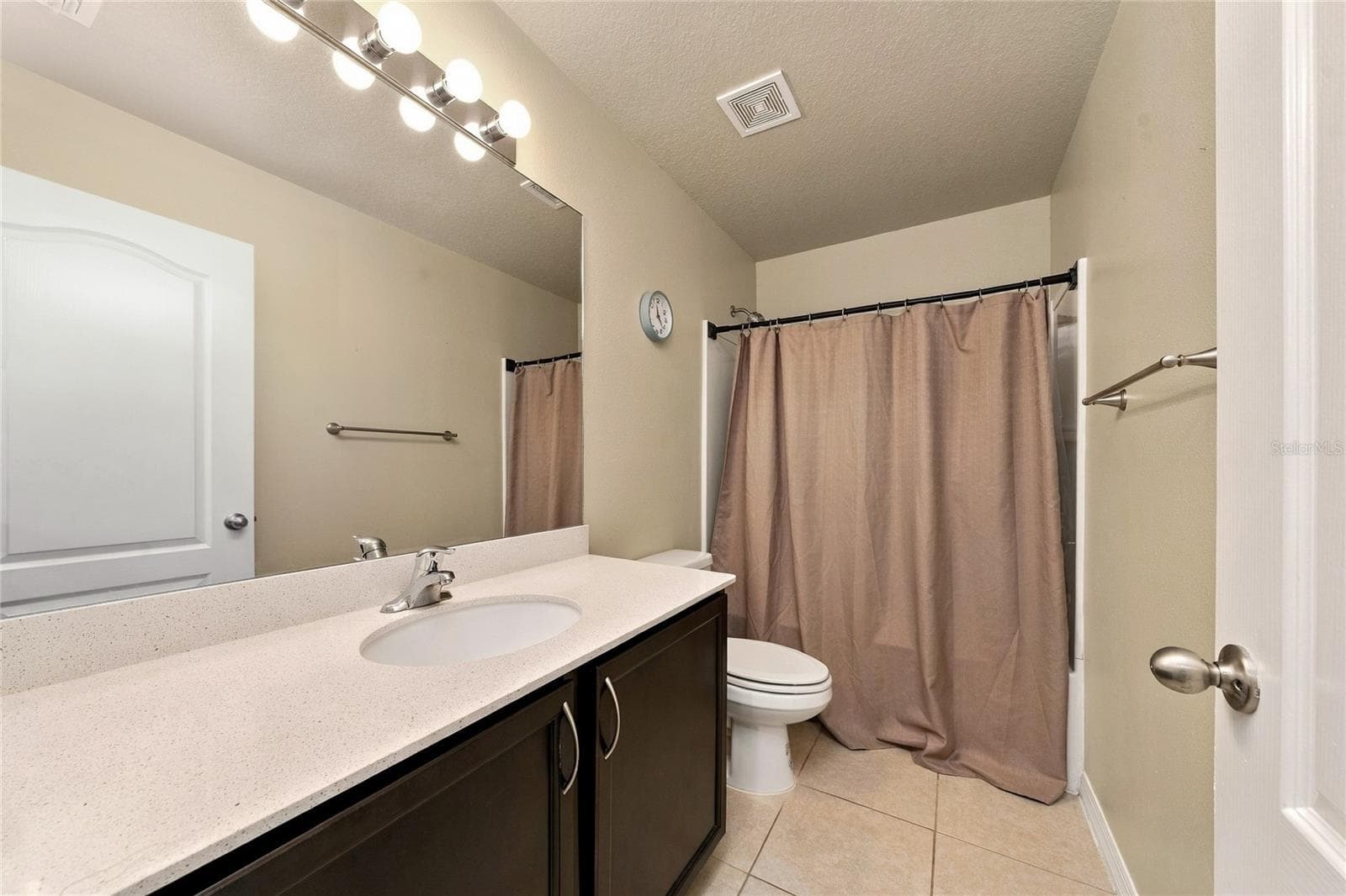 Single Family Residence at 2227 CASPIAN DR, LAKELAND, photo 17 of 32