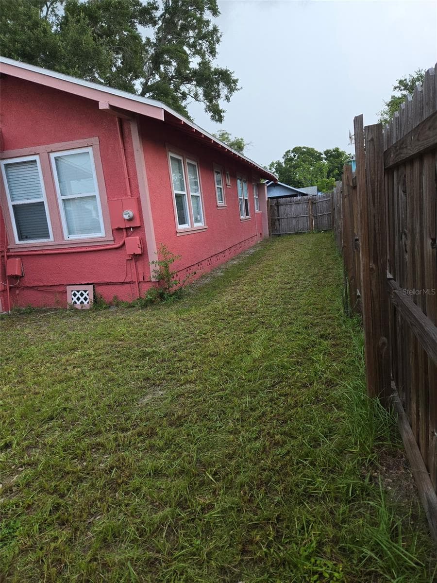 Fenced in yard - 1034 16TH AVE S, ST PETERSBURG