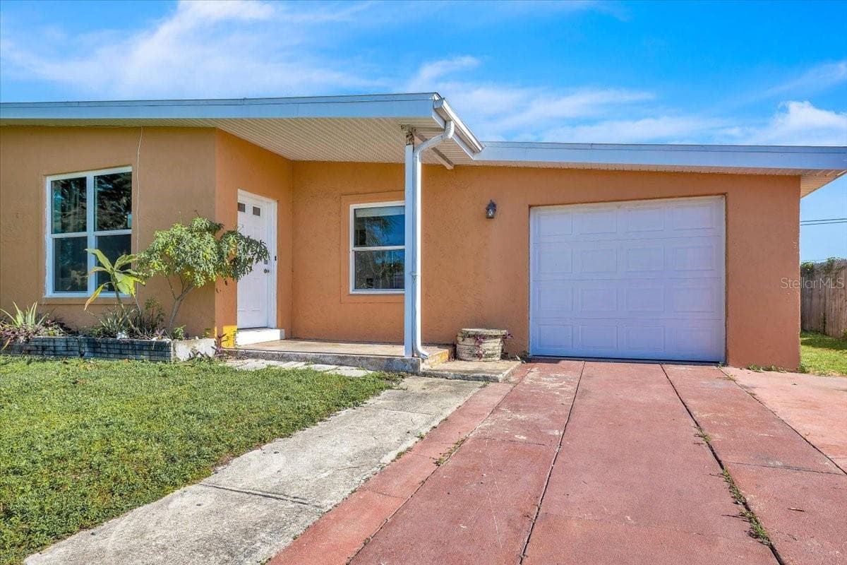 Single Family Residence at 22127 FELTON AVE, PORT CHARLOTTE, photo 3 of 39